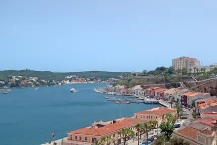 Spaniens Sydney: Auf Menorca erschuf die Natur das zweitgrößte natürliche Hafenbecken der Welt.