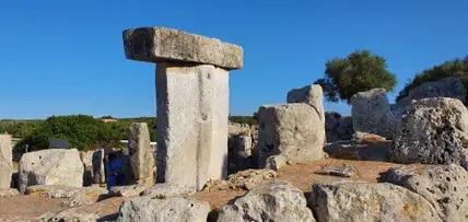 Zu den Sehenswürdigkeiten auf der Insel Menorca gehören die ­zahlreichen vorgeschichtlichen Funde wie das Torralba d’en Salord.