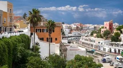 Ciutadella ist die zweite größere Stadt auf Menorca und liegt im Westen der Insel.