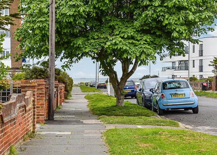 Top Hotels in Cliftonville UK for Coastal Getaways