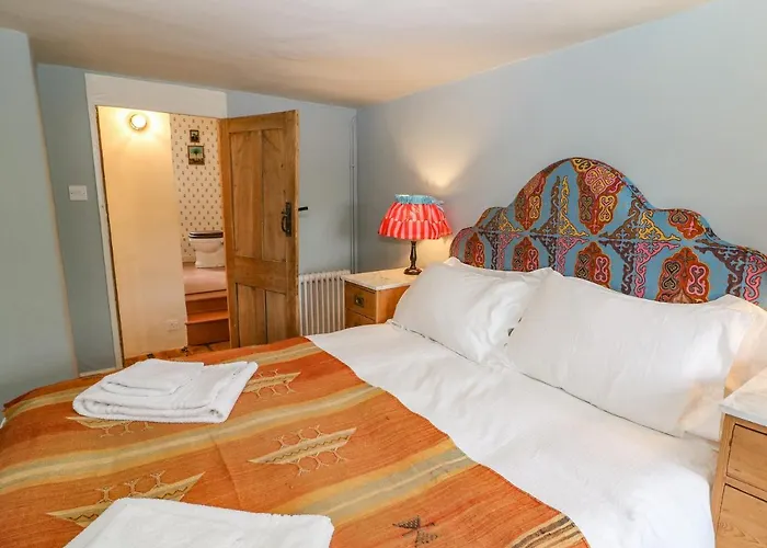 Top Accommodations in Quaint Charlbury, United Kingdom