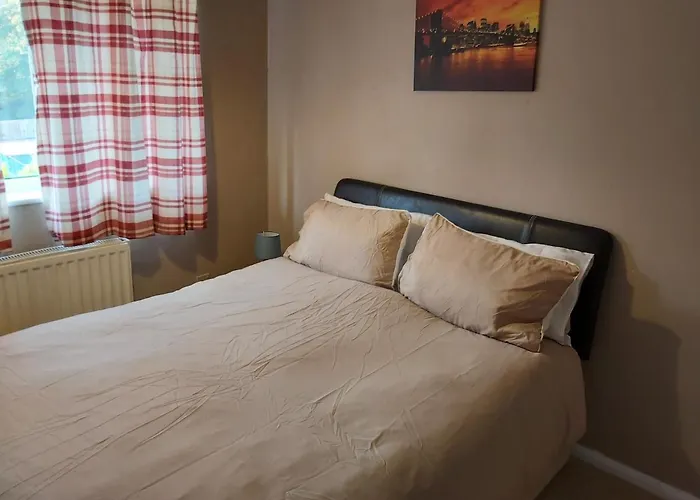 Best Hotels in Houghton Regis