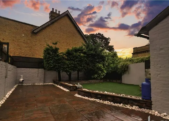 Best Affordable Hotels in Charming Aylesford