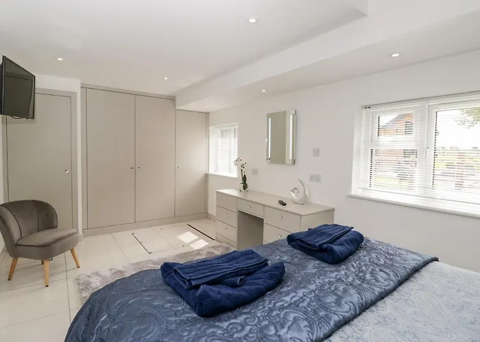 Top Budget Hotels for a Peaceful Stay in Newent