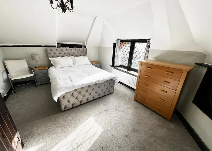 Best Cheap Hotels in Waterlooville, United Kingdom