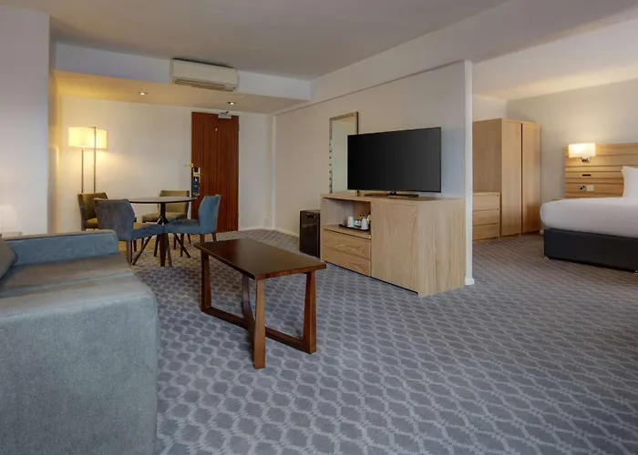 Best Hotels Near Harry Potter Tour in Watford