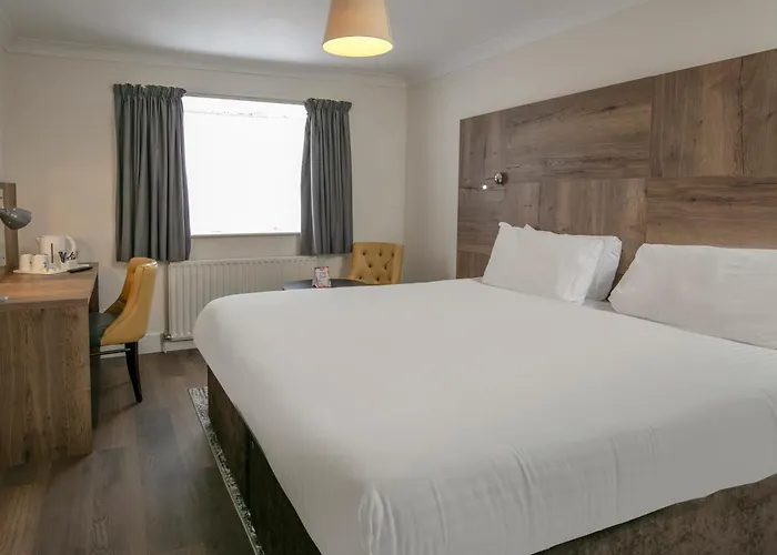 Top Hotels and Cozy Guest Houses in Watford