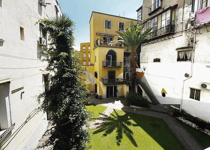 Migliori Ostelli a Napoli per Viaggiatori Avventurosi