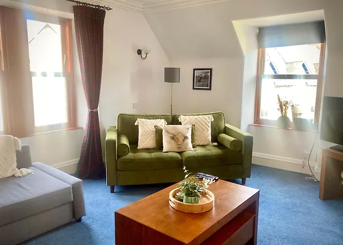 Best Cheap Hotels in Braemar for a Cozy Stay