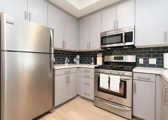 Best Hotels on Wilshire Boulevard, Los Angeles