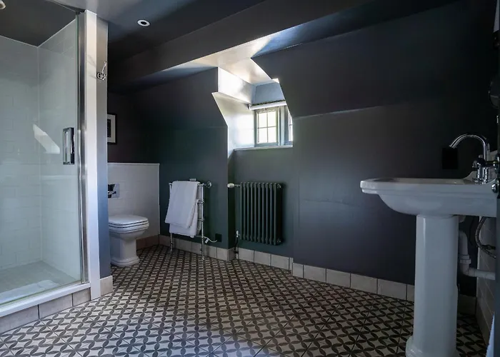 Best Pet Friendly Hotels in Cheltenham