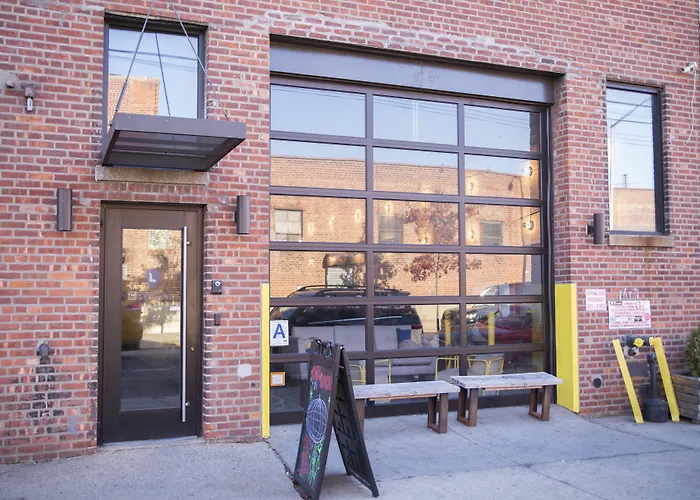 Top Budget-Friendly Hotels in Vibrant New York