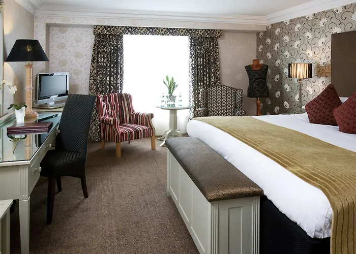 Best Hotels near Dublin for Urban Explorers