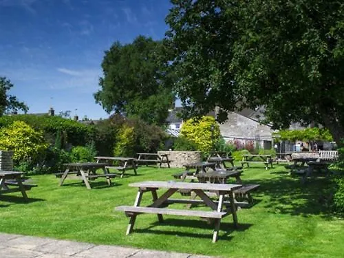 Top Dog Friendly Hotels Near Avebury Stone Circle