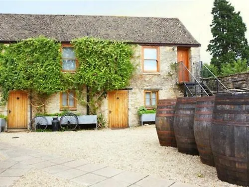 Top Dog Friendly Hotels Near Avebury Stone Circle