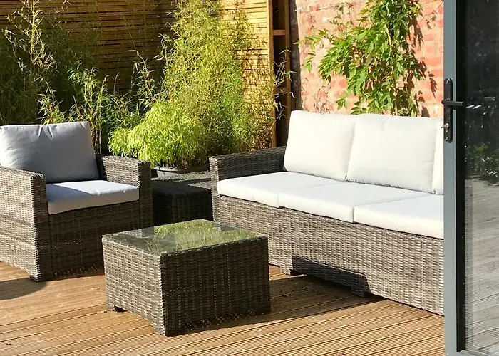 Top Cheap Hotels in Charming Frodsham, UK