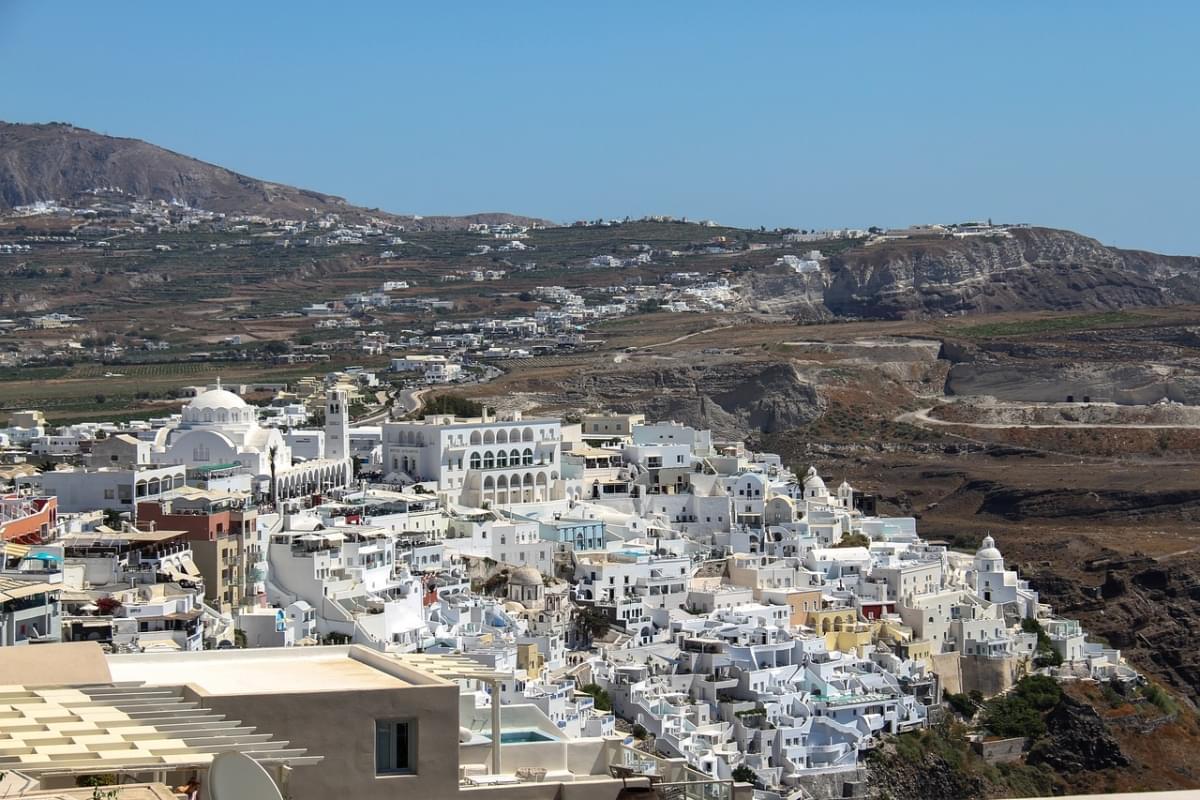 Itinerary of Santorini and its surroundings in 7 days